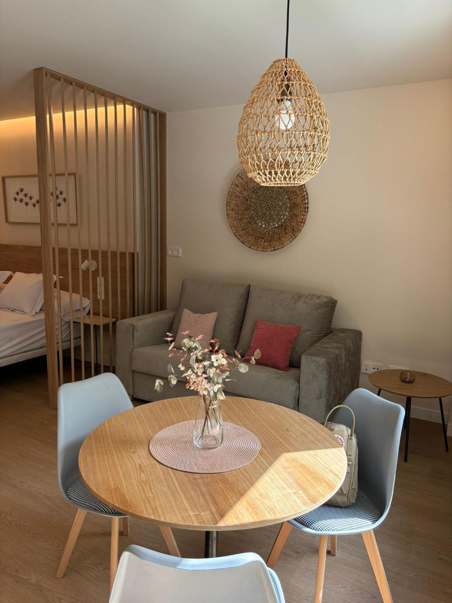 Apartamentos Joaquin Costa Сантандер Екстериор снимка