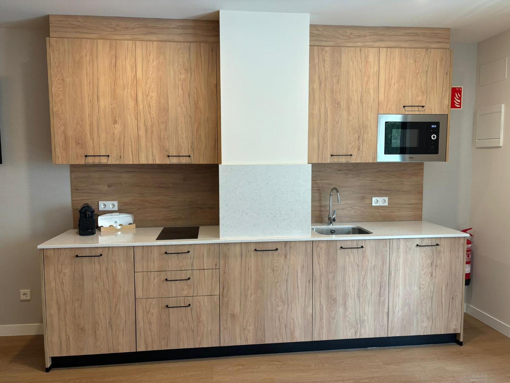 Apartamentos Joaquin Costa Сантандер Екстериор снимка