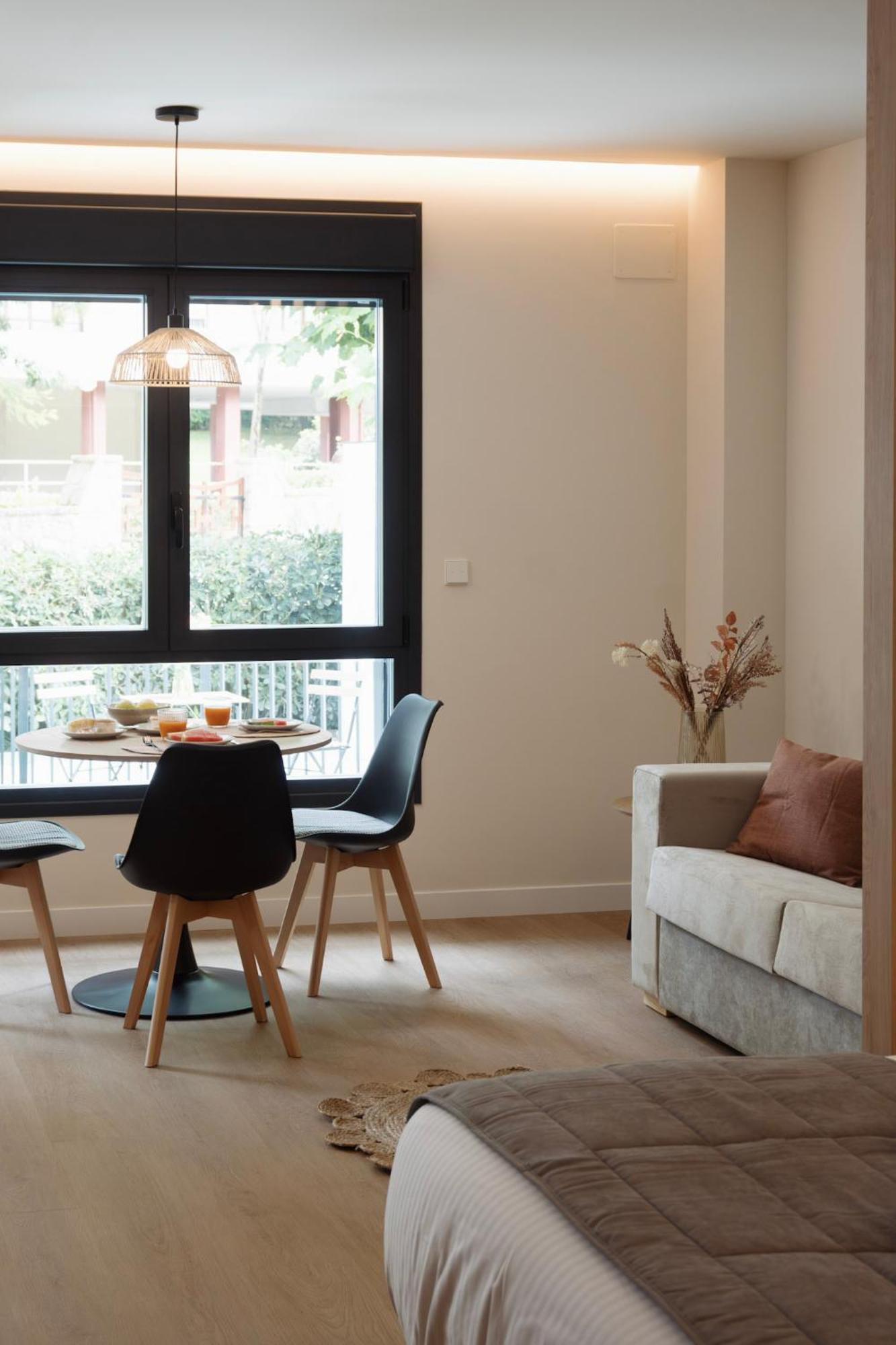Apartamentos Joaquin Costa Сантандер Екстериор снимка
